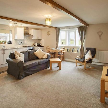 Host & Stay - Cosy Cottage Emley Экстерьер фото