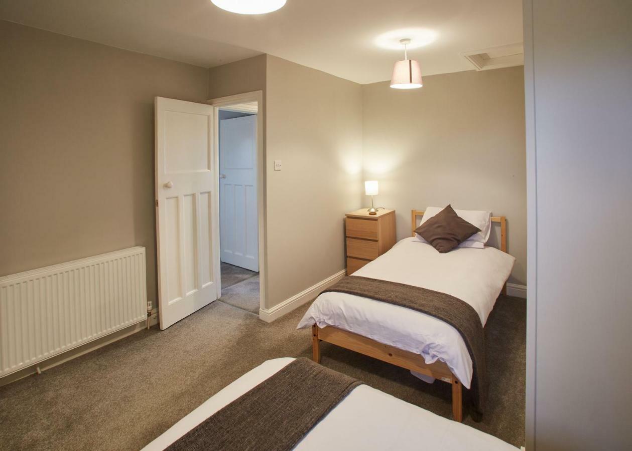 Host & Stay - Cosy Cottage Emley Экстерьер фото
