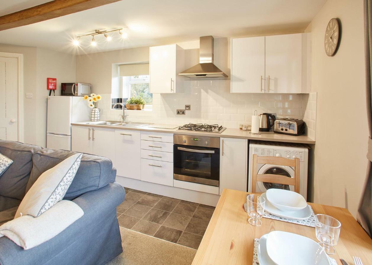 Host & Stay - Cosy Cottage Emley Экстерьер фото